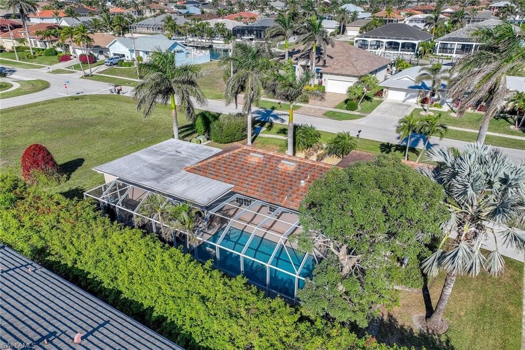 730 Amber Dr, Marco Island, FL 34145-32