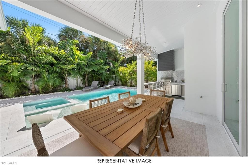 1105 Hollygate Ln, Naples, FL 34103-20