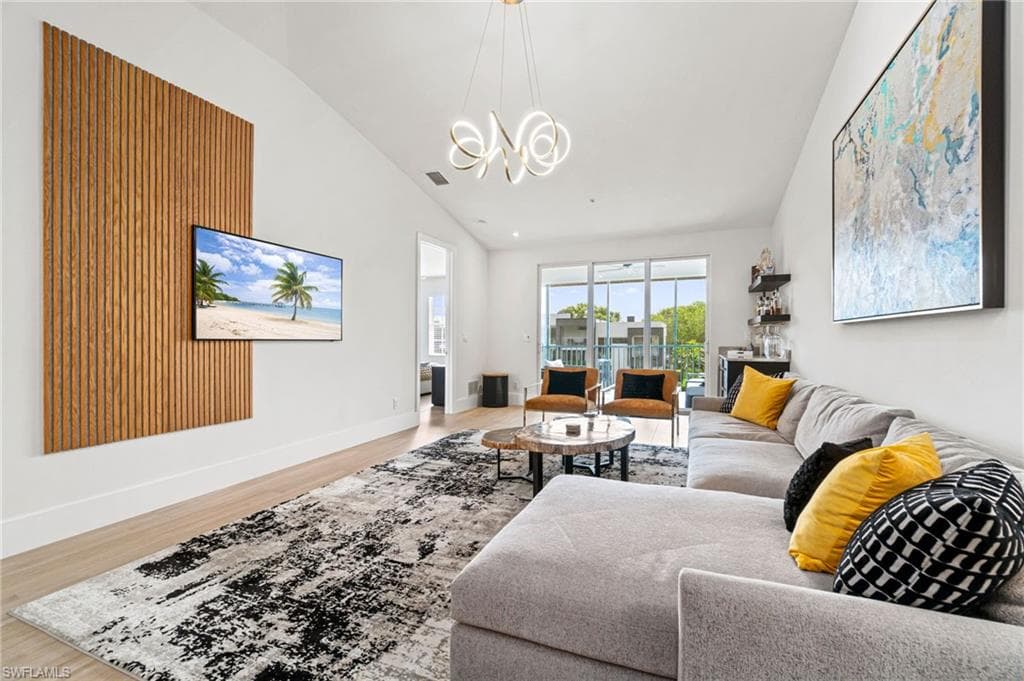1540 Blue Point Ave 201, Naples, FL 34102-18