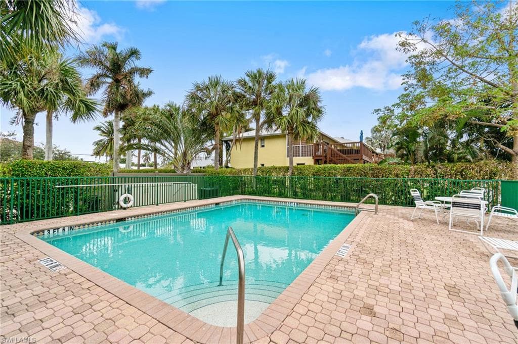 1540 Blue Point Ave 201, Naples, FL 34102-46