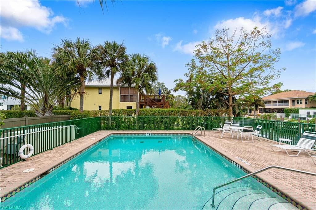 1540 Blue Point Ave 201, Naples, FL 34102-47