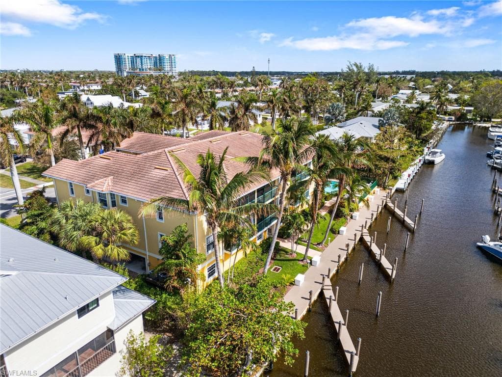 1540 Blue Point Ave 201, Naples, FL 34102-4