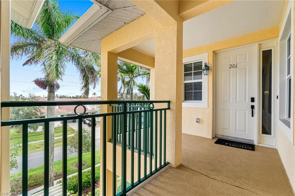 1540 Blue Point Ave 201, Naples, FL 34102-6