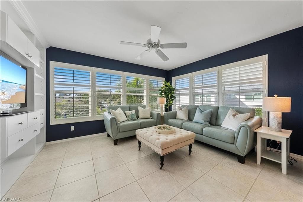725 Neapolitan Way 725, Naples, FL 34103-1