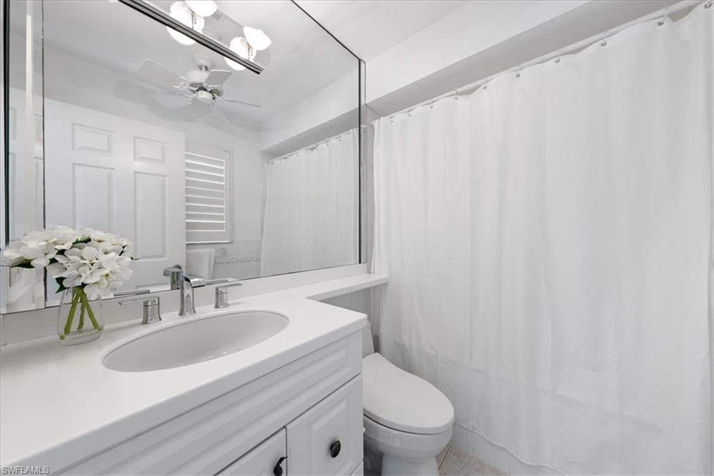 725 Neapolitan Way 725, Naples, FL 34103-24