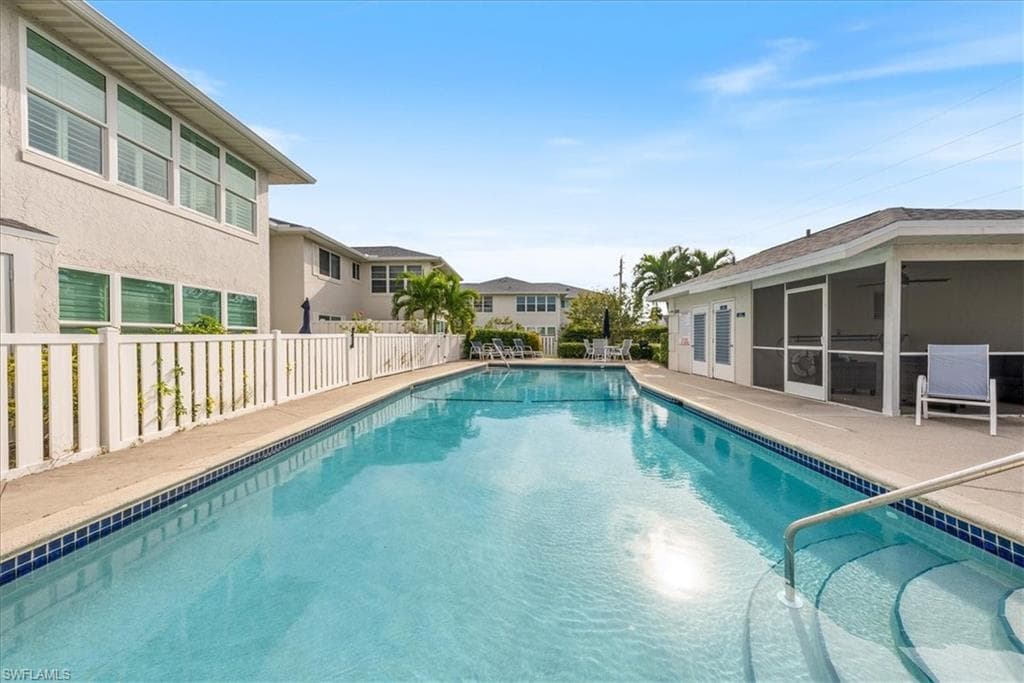 725 Neapolitan Way 725, Naples, FL 34103-25