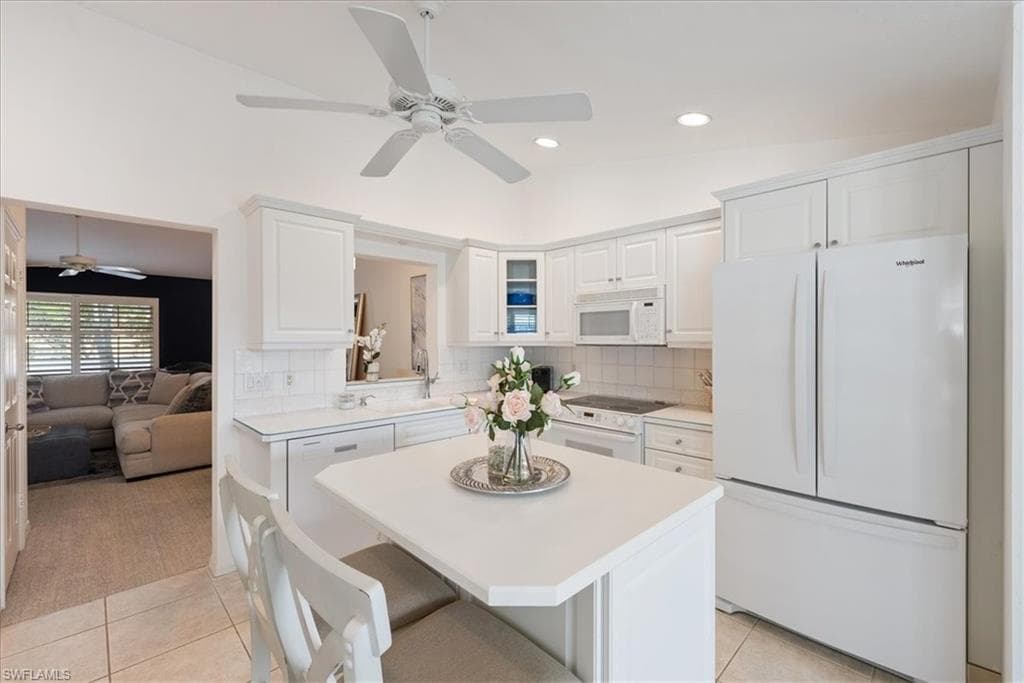 725 Neapolitan Way 725, Naples, FL 34103-6