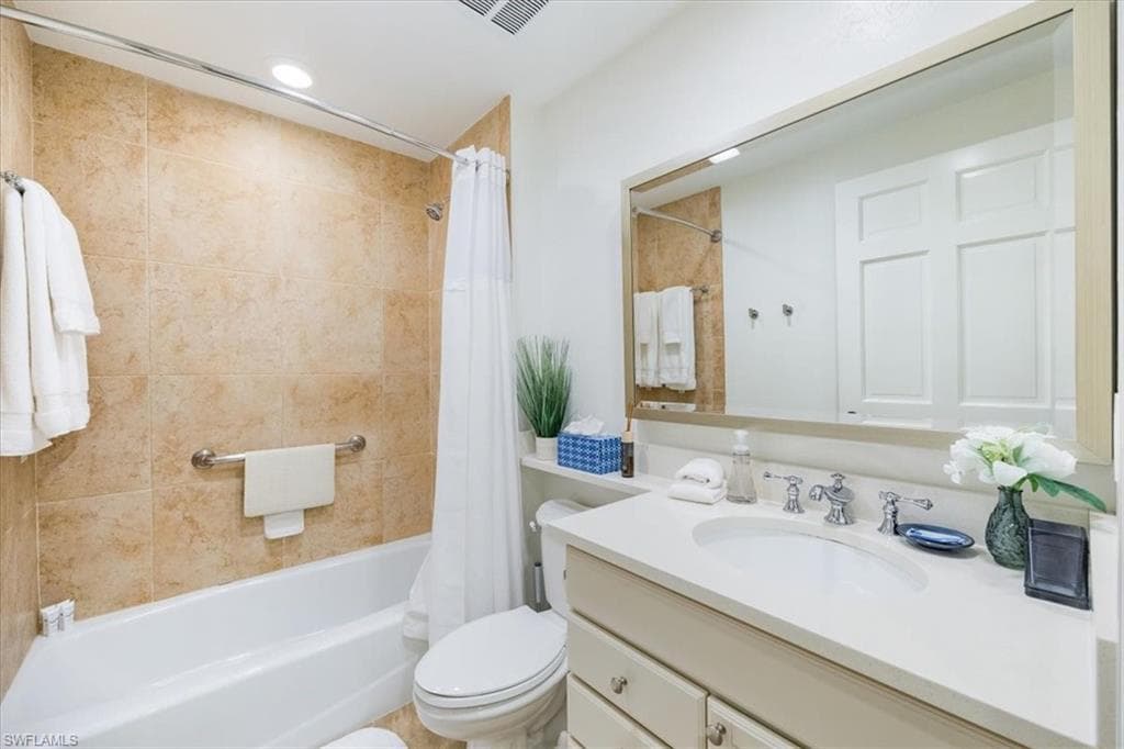 221 9th St S 130, Naples, FL 34102-15
