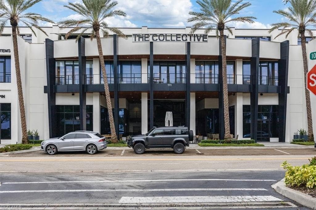 221 9th St S 130, Naples, FL 34102-24