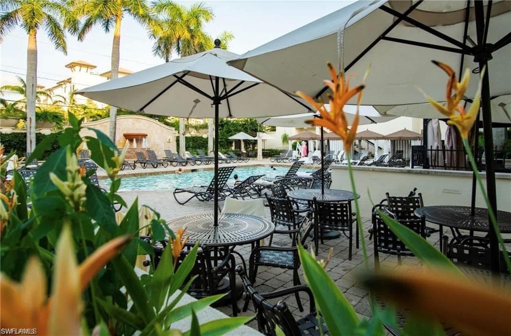 221 9th St S 130, Naples, FL 34102-33