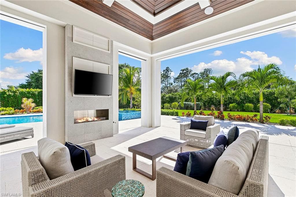607 Myrtle Rd, Naples, FL 34108-16