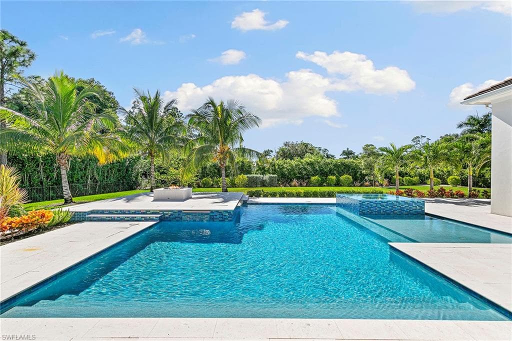 607 Myrtle Rd, Naples, FL 34108-19