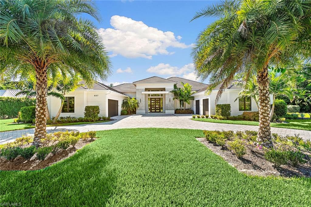 607 Myrtle Rd, Naples, FL 34108-2