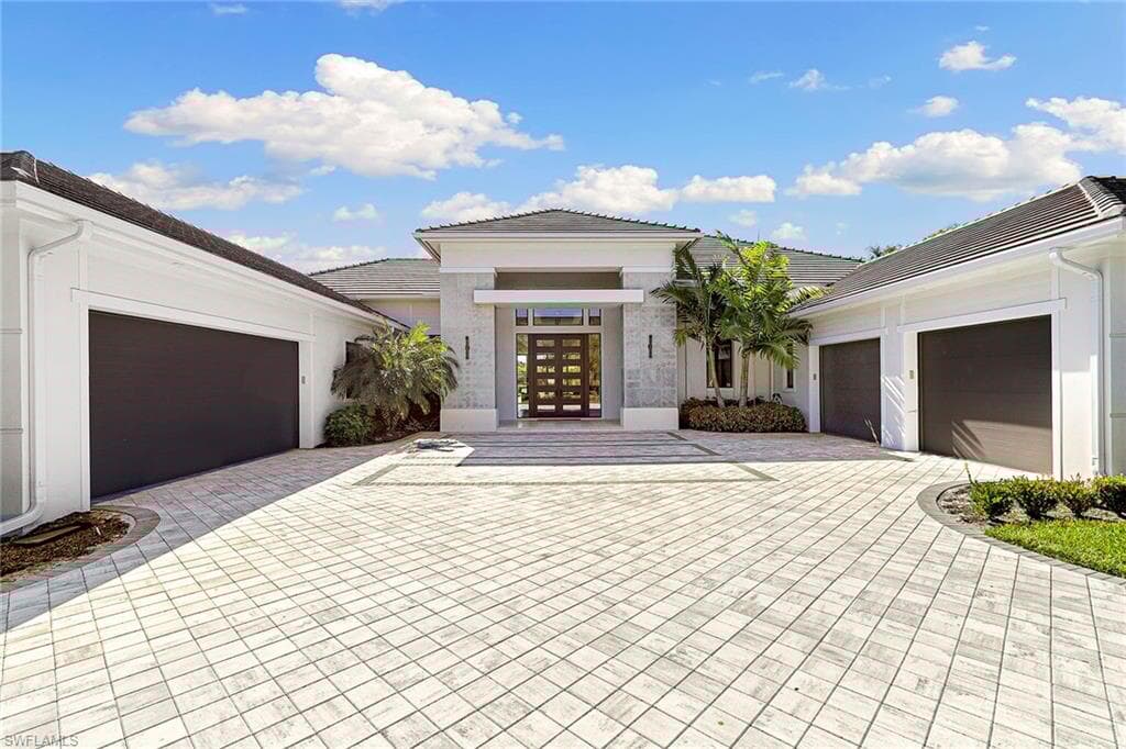 607 Myrtle Rd, Naples, FL 34108-3