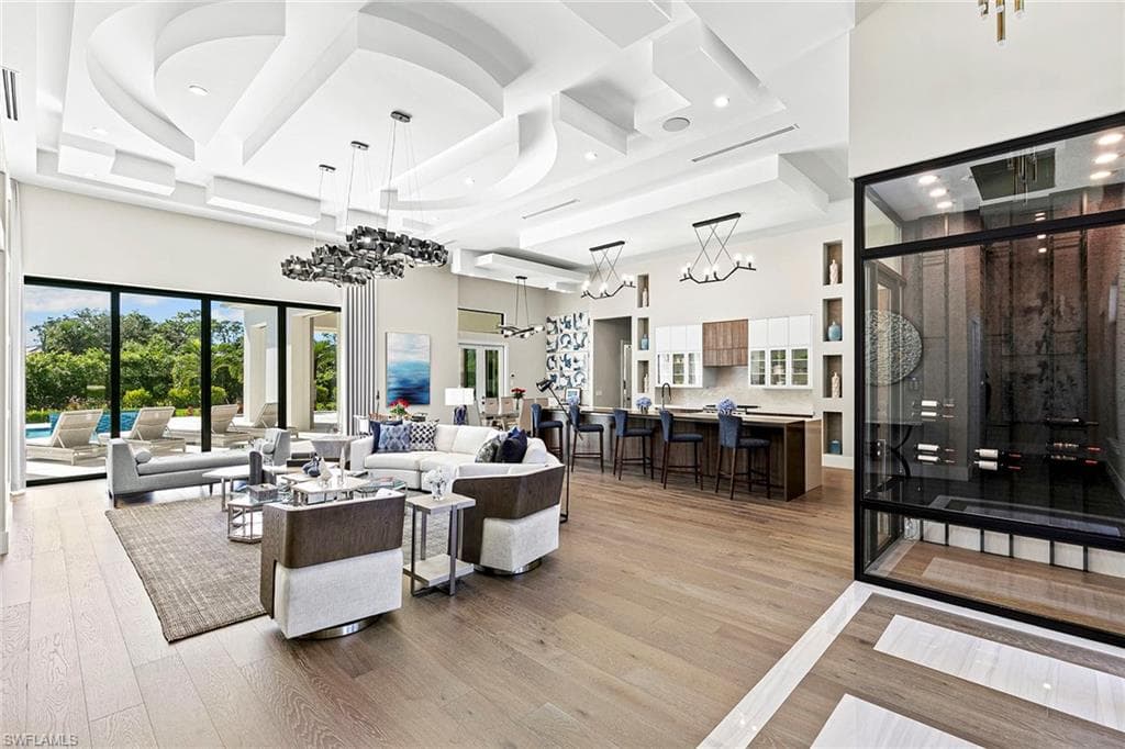 607 Myrtle Rd, Naples, FL 34108-6