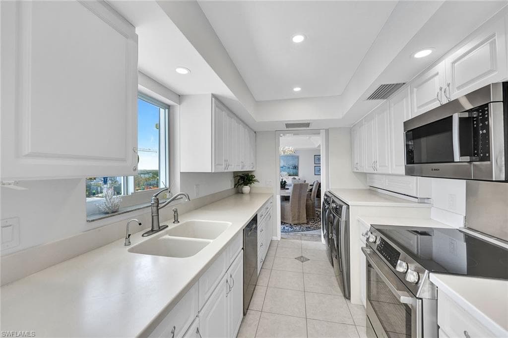 9051 Gulf Shore Dr 1001, Naples, FL 34108-18