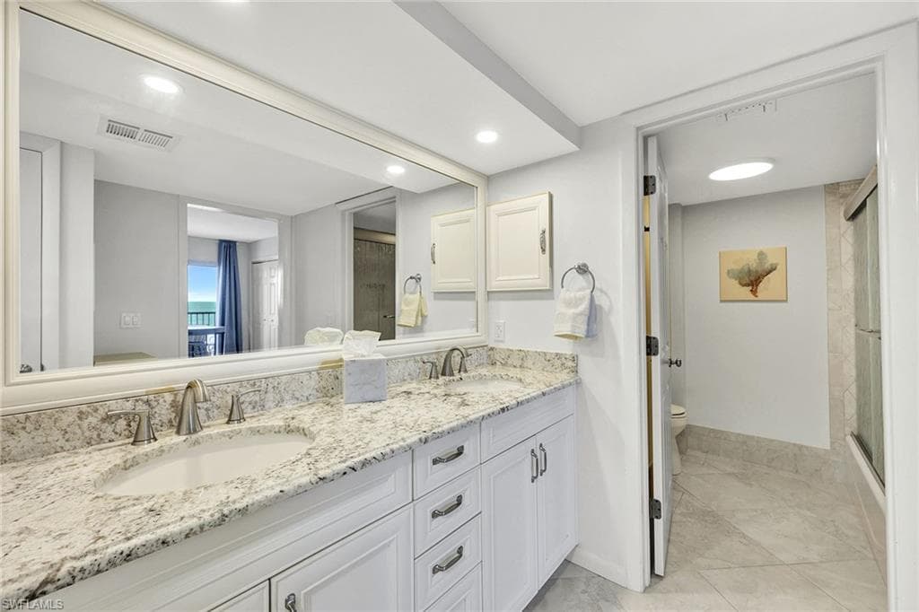 9051 Gulf Shore Dr 1001, Naples, FL 34108-22