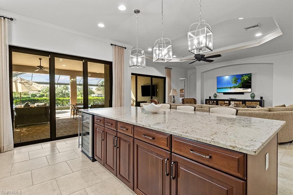 9235 Rialto Ln, Naples, FL 34119-12
