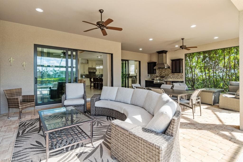 9235 Rialto Ln, Naples, FL 34119-35