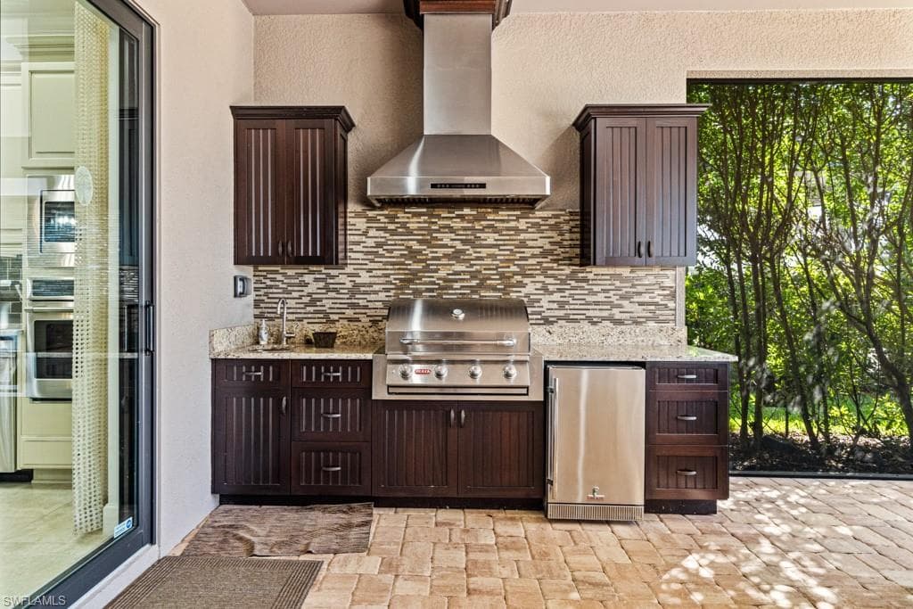 9235 Rialto Ln, Naples, FL 34119-37