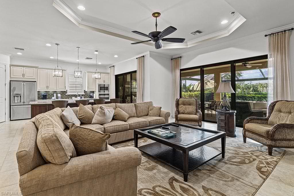 9235 Rialto Ln, Naples, FL 34119-3