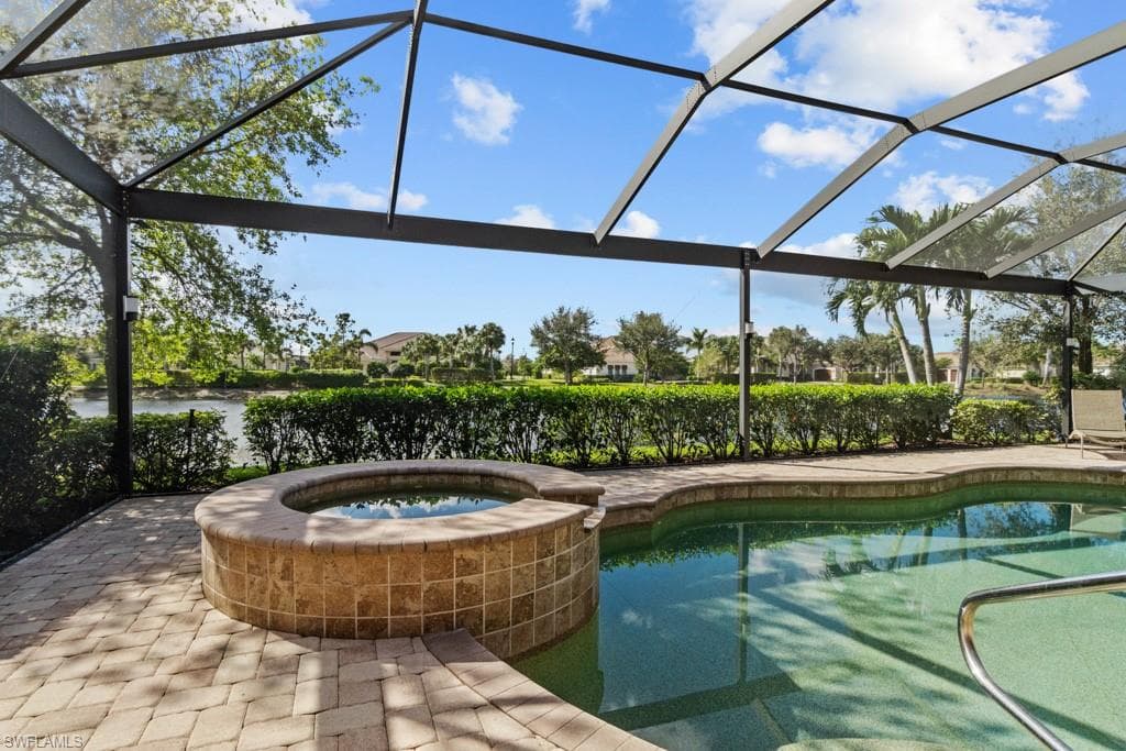 9235 Rialto Ln, Naples, FL 34119-39