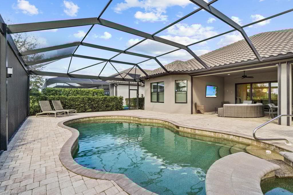 9235 Rialto Ln, Naples, FL 34119-43