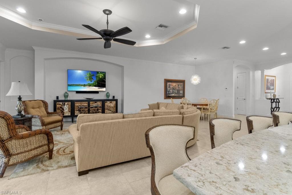 9235 Rialto Ln, Naples, FL 34119-4