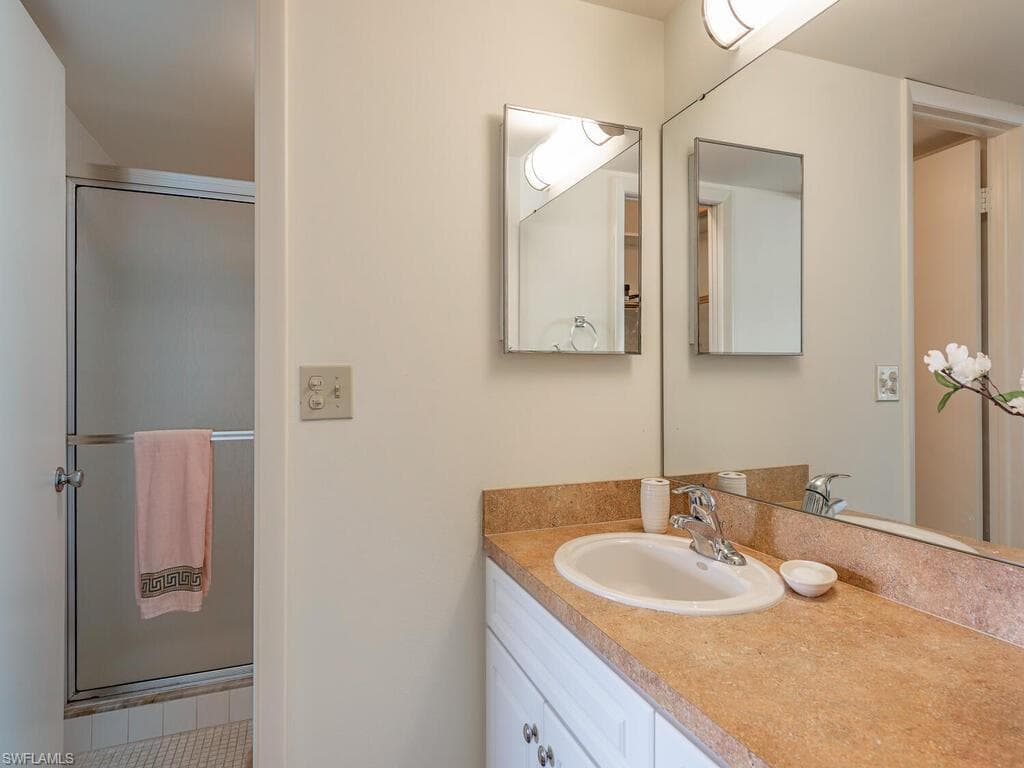 1087 Forest Lakes Dr 1-201, Naples, FL 34105-9