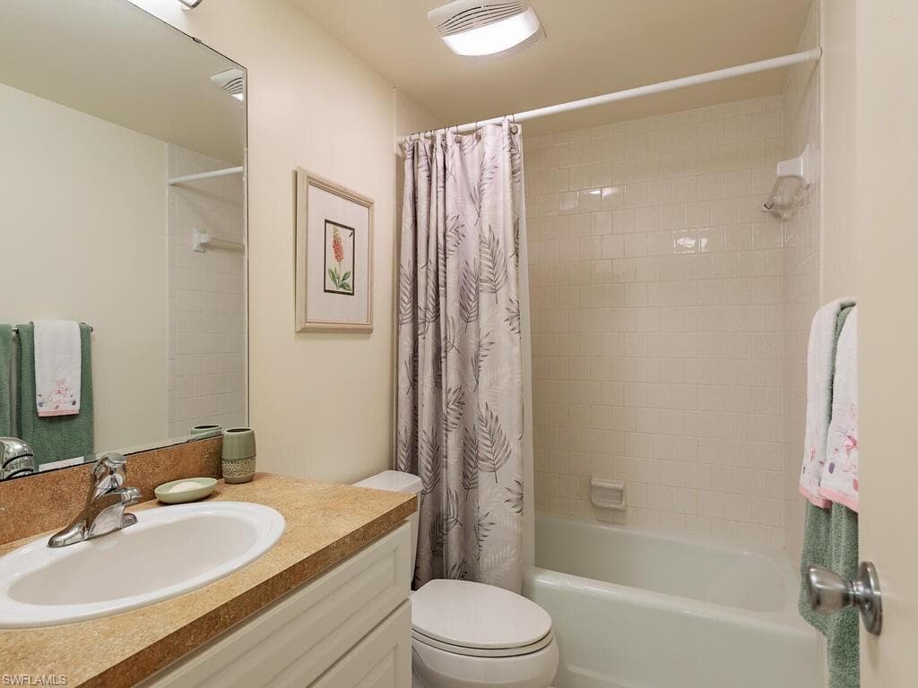 1087 Forest Lakes Dr 1-201, Naples, FL 34105-11