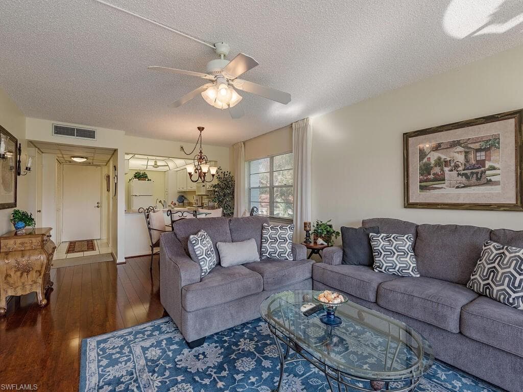 1087 Forest Lakes Dr 1-201, Naples, FL 34105-4