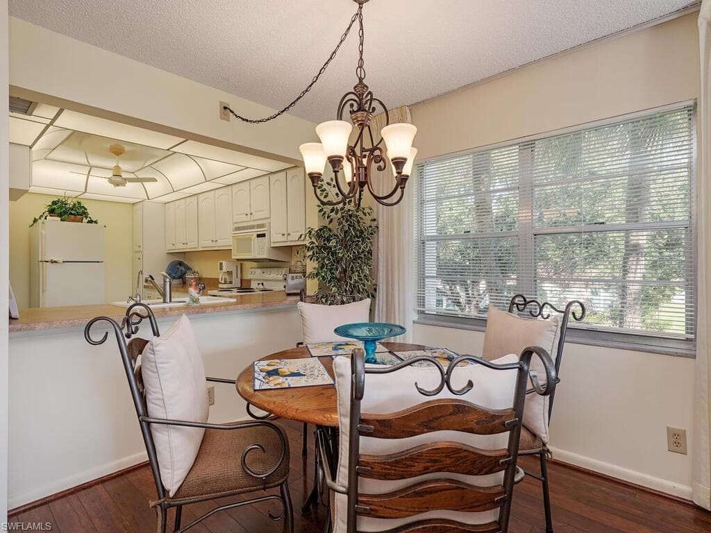 1087 Forest Lakes Dr 1-201, Naples, FL 34105-6