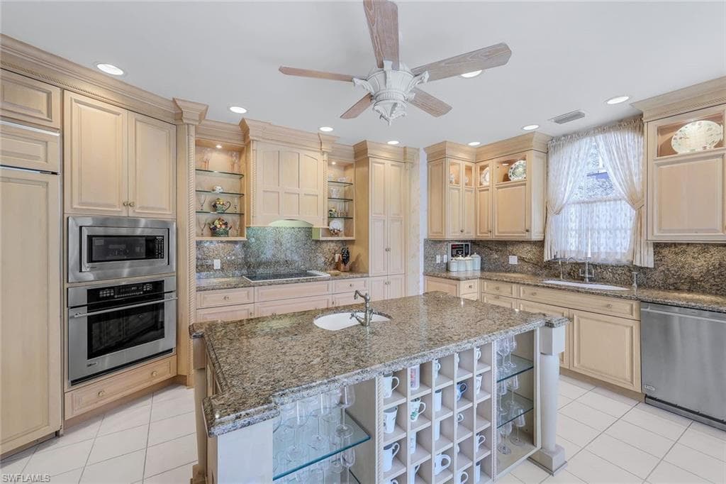 2000 Royal Marco Way Beach Cottage #11, Marco Island, FL 34145-11