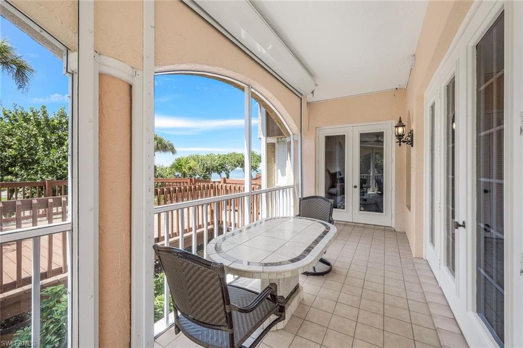2000 Royal Marco Way Beach Cottage #11, Marco Island, FL 34145-32
