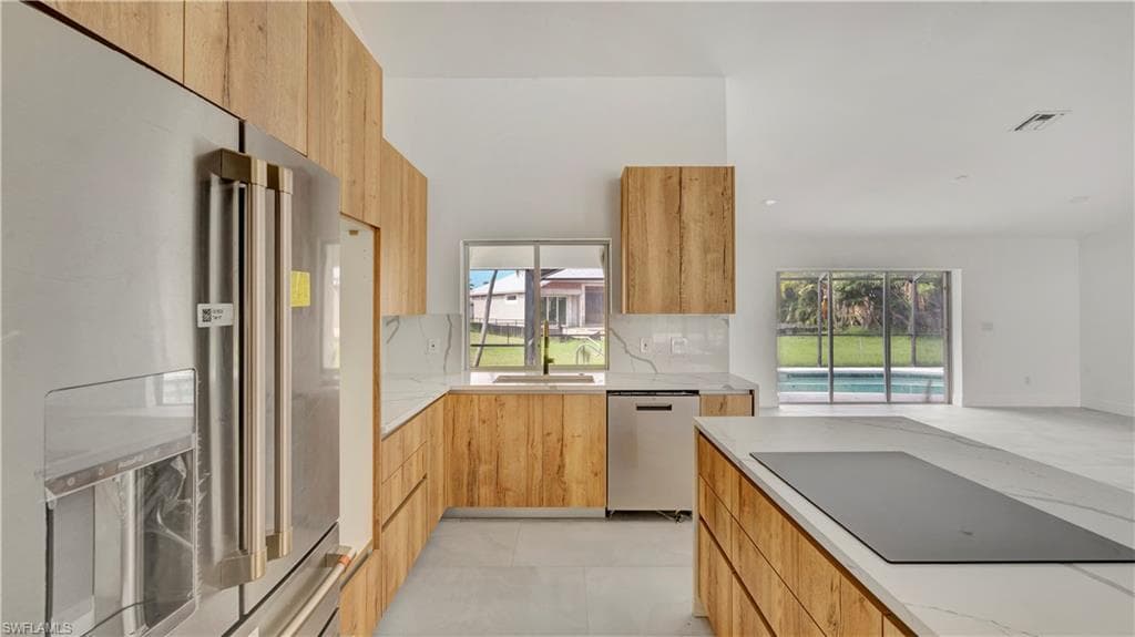 2228 43rd St, Cape Coral, FL 33914-28