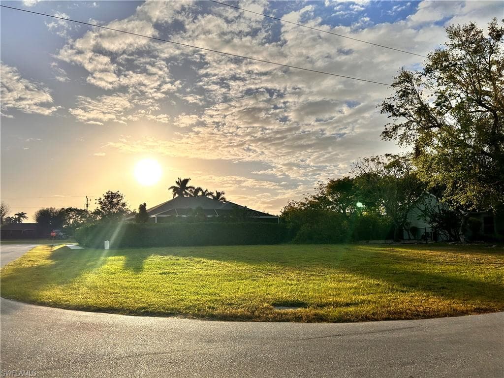 128 Sand Hill St, Marco Island, FL 34145-3