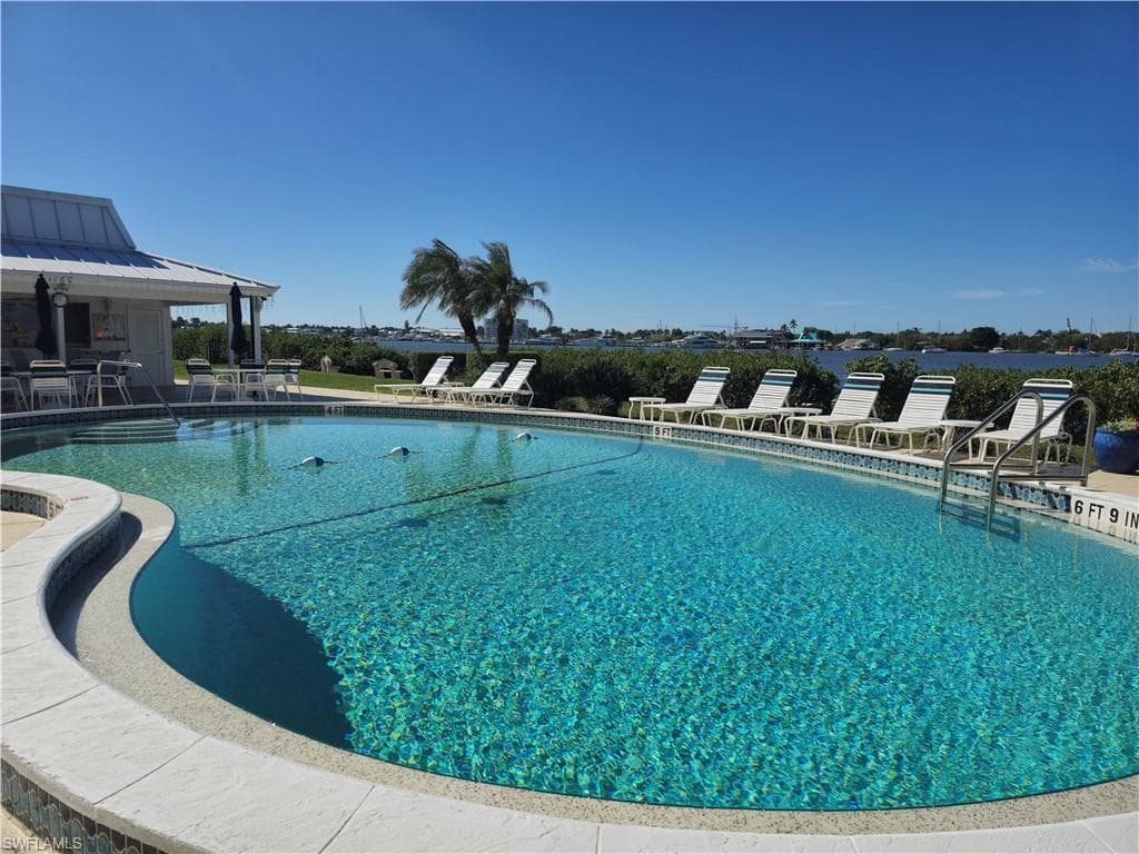 1120 Little Neck Ct E42, Naples, FL 34102-32