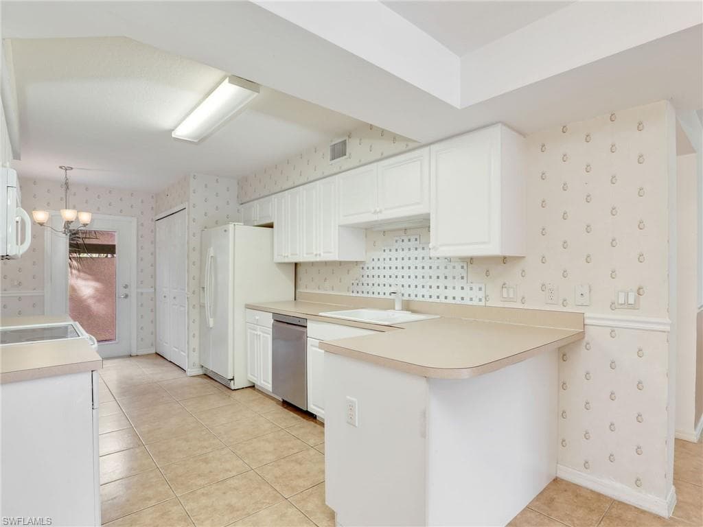 9700 Rosewood Pointe Ct 101, Bonita Springs, FL 34135-9