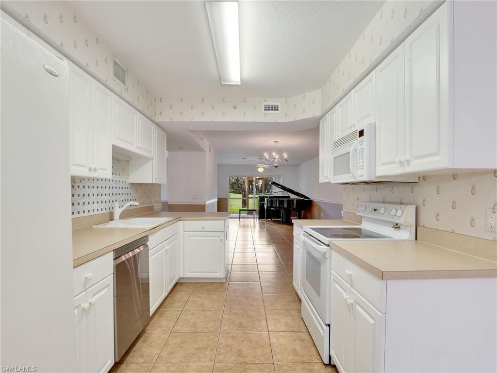 9700 Rosewood Pointe Ct 101, Bonita Springs, FL 34135-7