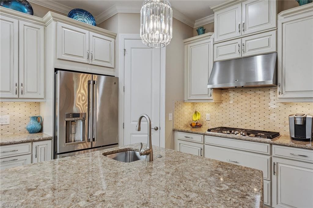 9539 Campanile Cir, Naples, FL 34114-9