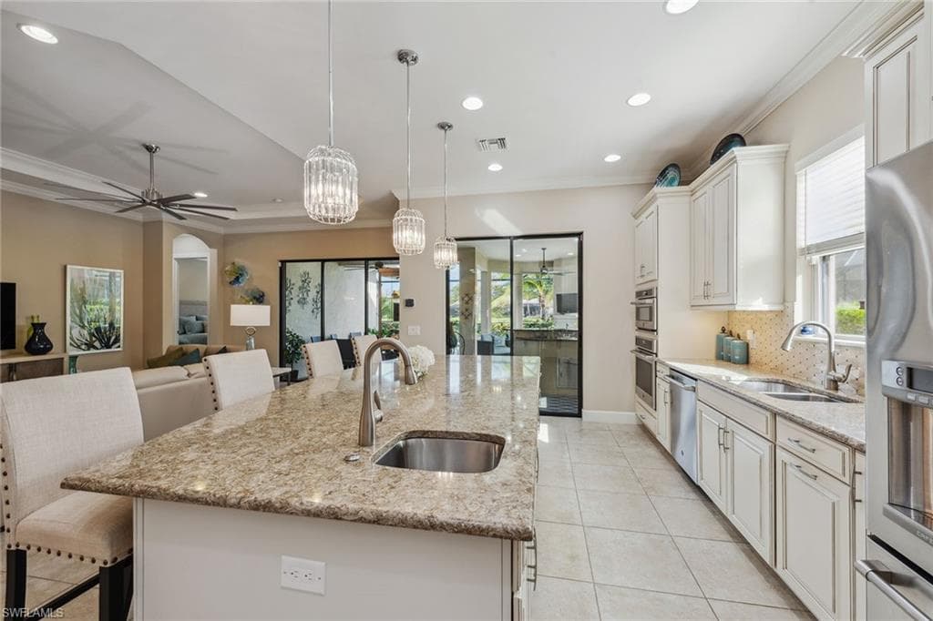 9539 Campanile Cir, Naples, FL 34114-10