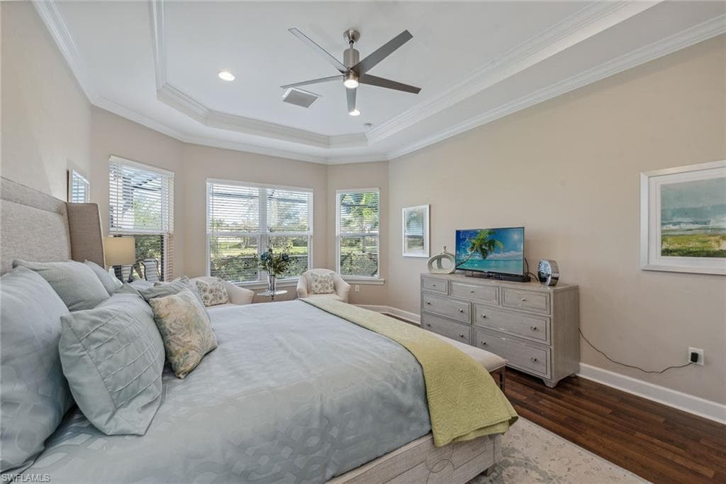 9539 Campanile Cir, Naples, FL 34114-17