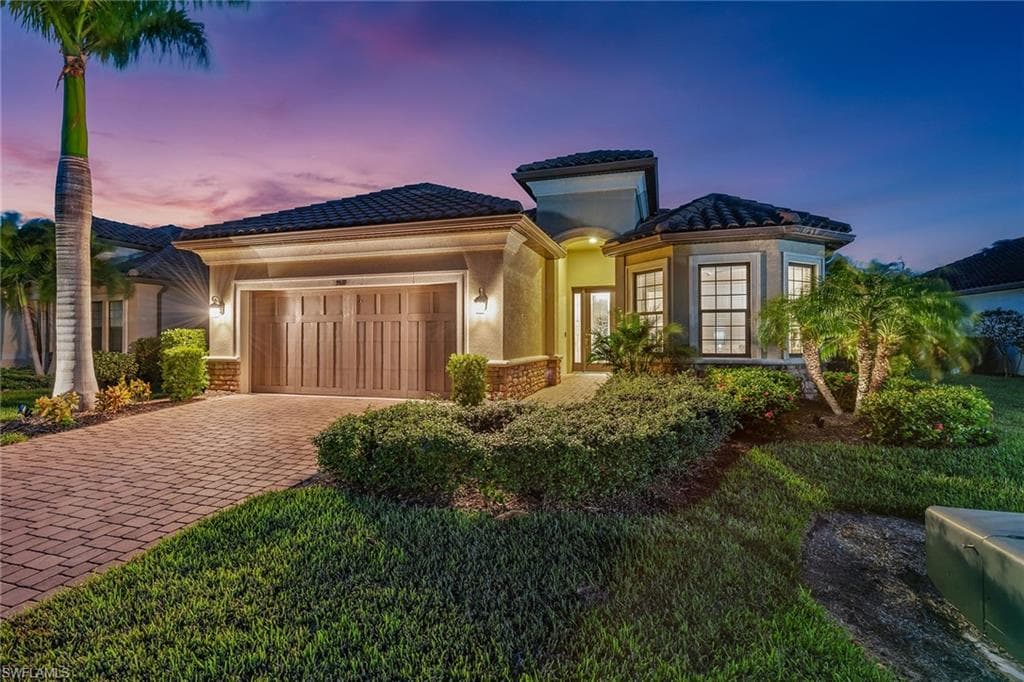 9539 Campanile Cir, Naples, FL 34114-1