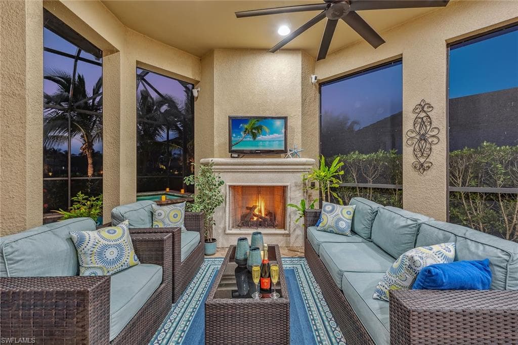 9539 Campanile Cir, Naples, FL 34114-28