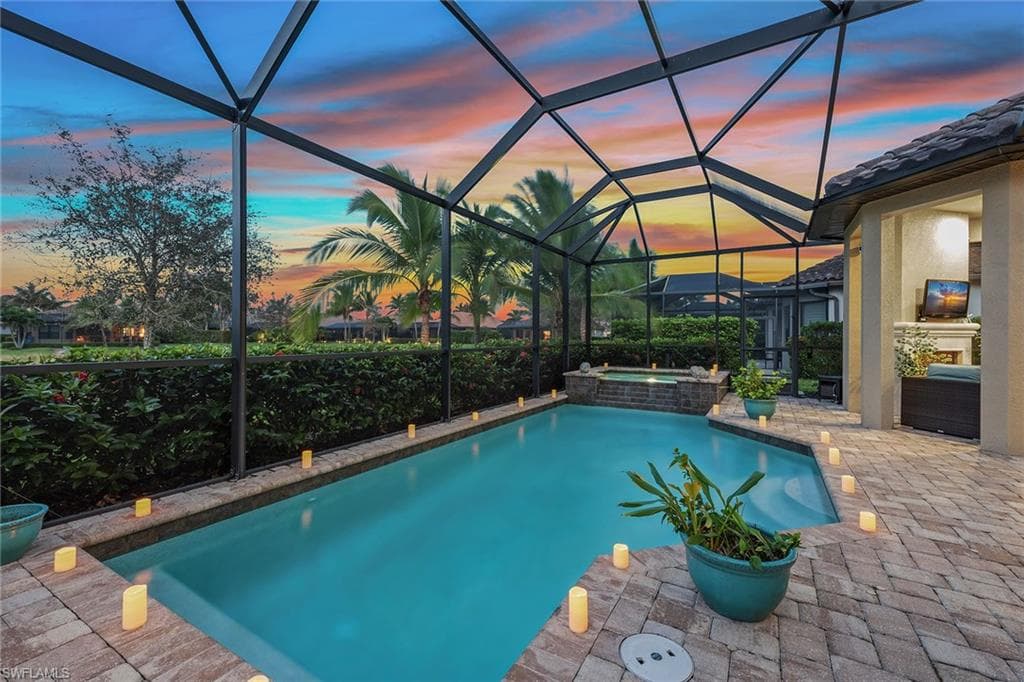 9539 Campanile Cir, Naples, FL 34114-32