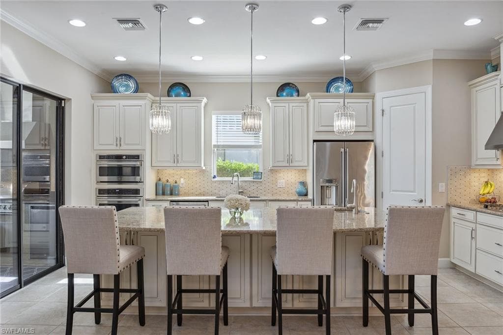 9539 Campanile Cir, Naples, FL 34114-7