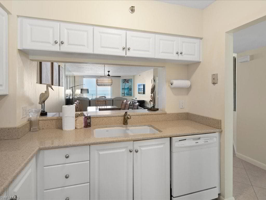 780 Collier Blvd 207, Marco Island, FL 34145-24