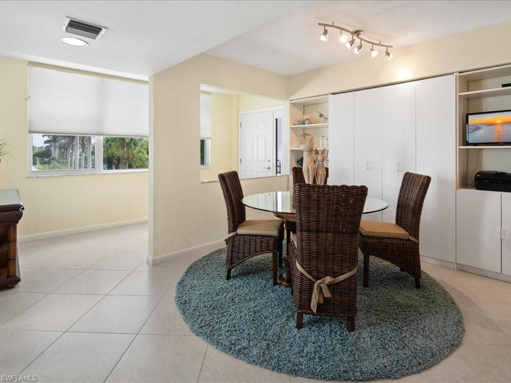 780 Collier Blvd 207, Marco Island, FL 34145-6