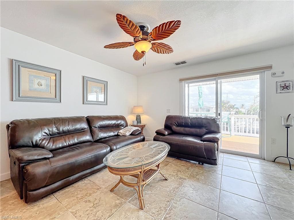 850 Oak St, Fort Myers Beach, FL 33931-10