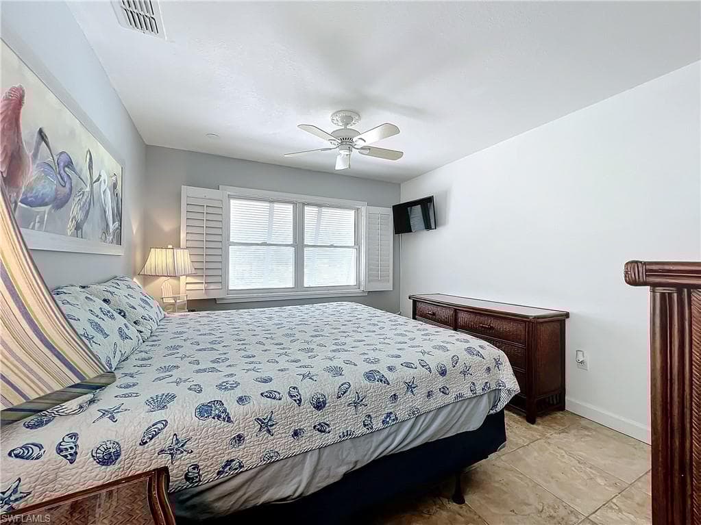 850 Oak St, Fort Myers Beach, FL 33931-17